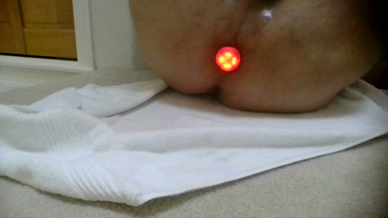 Sven609: Orgasme avec un plug anal