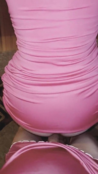 Pembe Elbiseli Biseksüel Çift