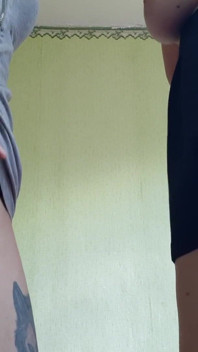 Sıska üniversiteli kız orta yaşlı seksi öğretmenle mastürbasyon yapıyor