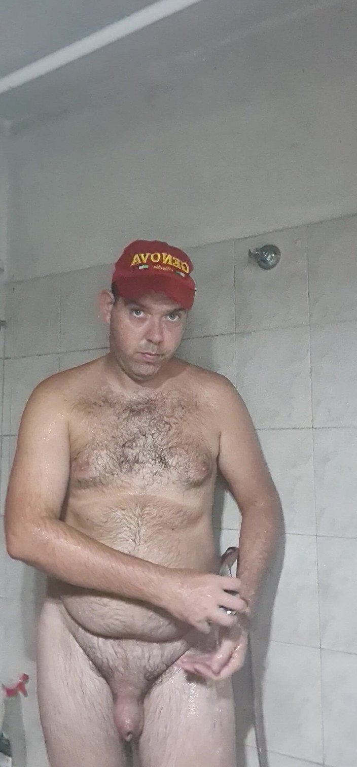 Mirko2589: Völlig nackt unter der Dusche