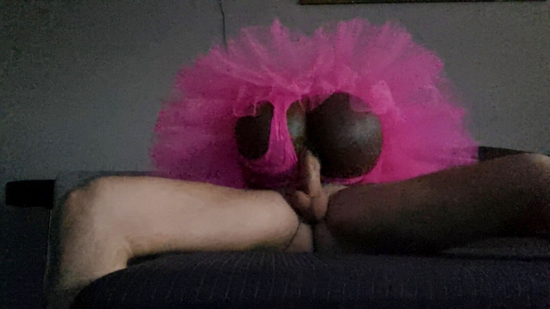 Naxy: Seksi göt tutu etekle sikiliyor