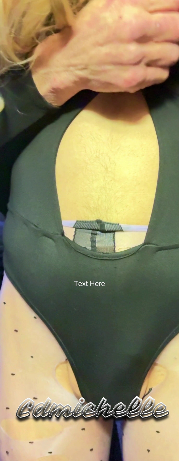 Feeling sexy today crosdressing: Crossdresser Cdmichelle v černé kombinéze v punčochách