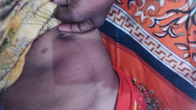 Deshi women: Jag tyckte om sex med min styvsyster medan de var...