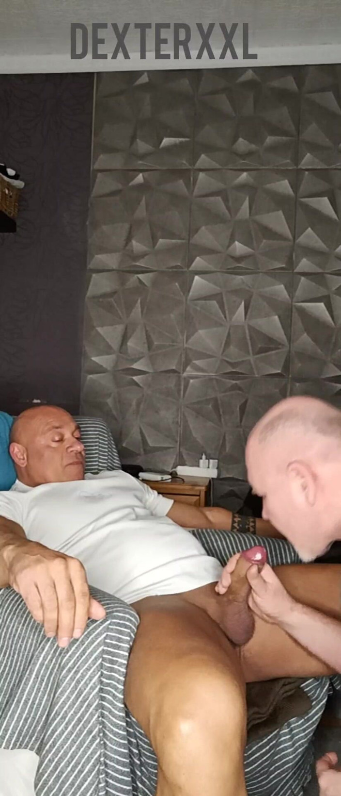 Mr. Guru: Dexterxxl succhiami il bodybuilder sedotto