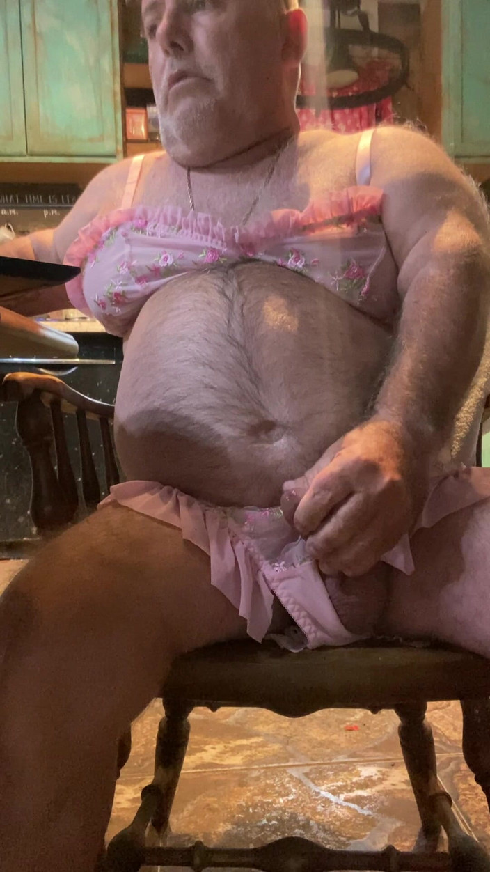 Mark Fletcher: Qualcosa di indossare reggiseno e mutandine mi rende così eccitata..