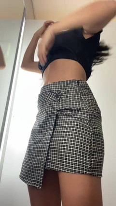 Esposaheyya: Аматорська Красуня Приміряє Спідниці В Торговому Центрі