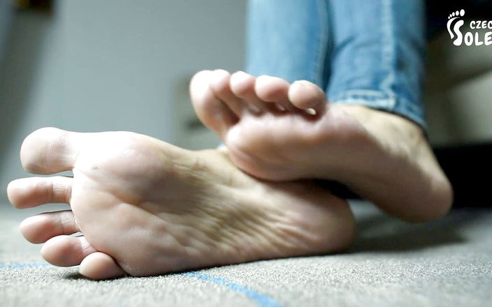 Czech Soles - foot fetish content: Kız arkadaşının seksi ayaklarıyla görüntülü sohbet