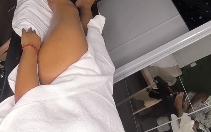 Nurseblack: 부드러운 오쟁이 진 남편에게 풀어주는 2부 흑누나 마사지 마누라