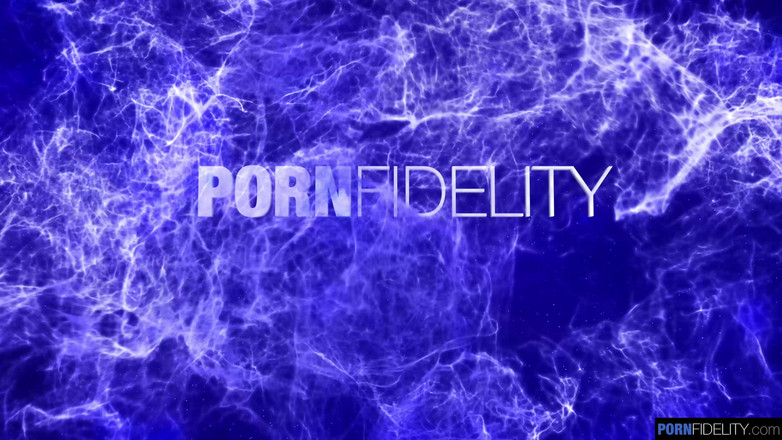 Pornfidelity: Servische knaller Cherry Kiss beft kont