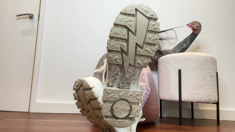 Miss Valentina: Sujo tênis freak treinamento