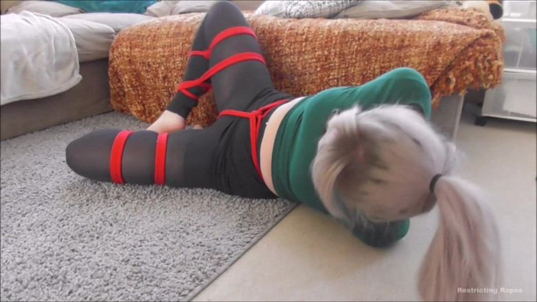 Restricting Ropes: Luna Grey - nodigt Mr Jeff uit