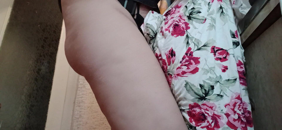 Lesbian-illusion: Majikanku ngentot aku saat suaminya lagi di kantor