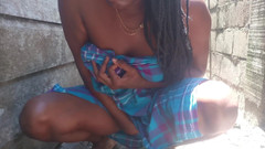 Super sexy ebony cuties: Tření prstění moje chlupatá kundička stříkání Cumming Hard Venku