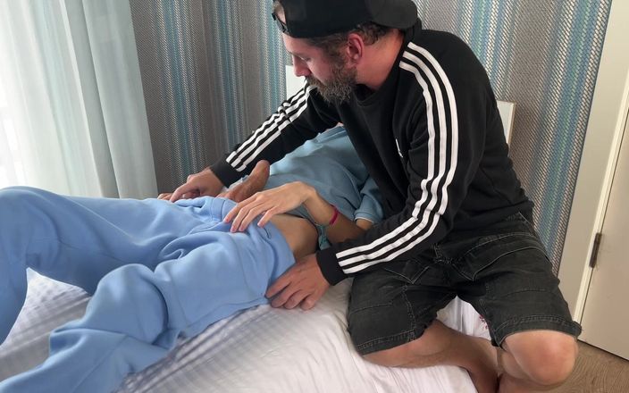 Sandro Jenner: Papá atrapó a su hijastro masturbándose y lo folló duro...