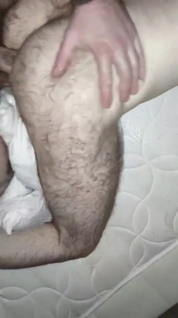 RusBros: Đêm làm tình với cái mông đầy lông