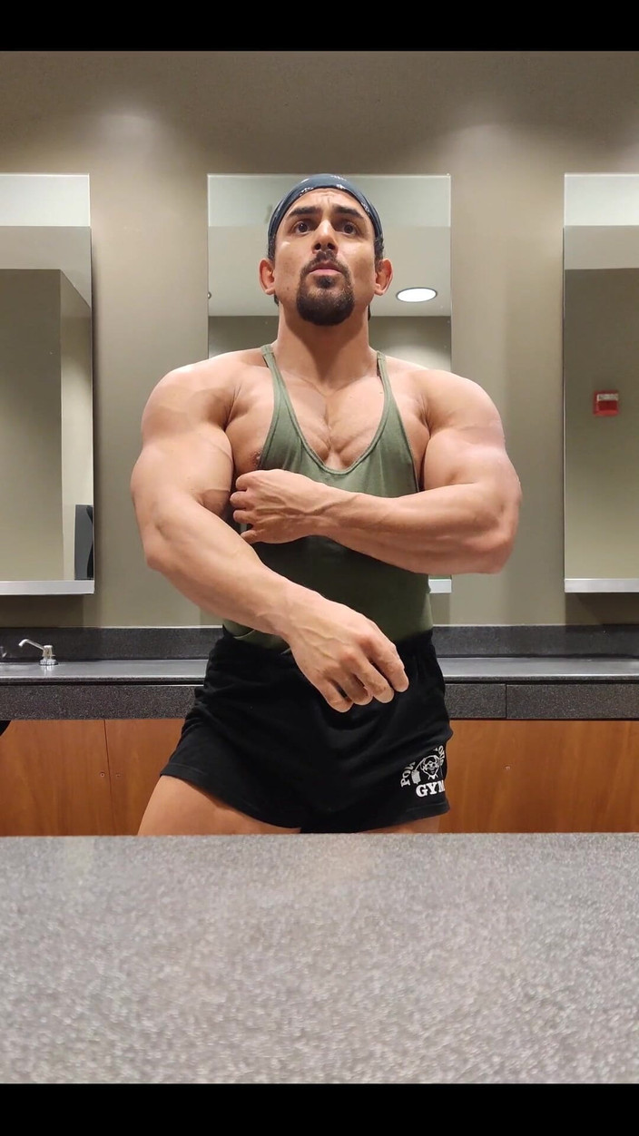 Benji Bastian: 只是我有的无数视频之一。