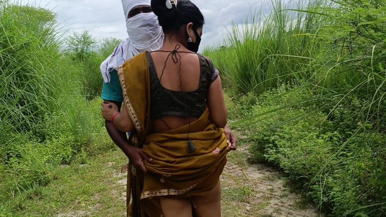 Asha Devi: Il fratellastro ha preso la sorellastra al centro del canale...