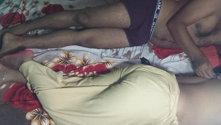 Manjushukla: रोमांस कर रही सबसे सुंदर भारतीय हॉट लड़की