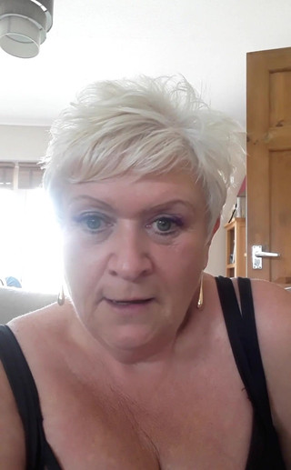 Uk Joolz: Přihlášení