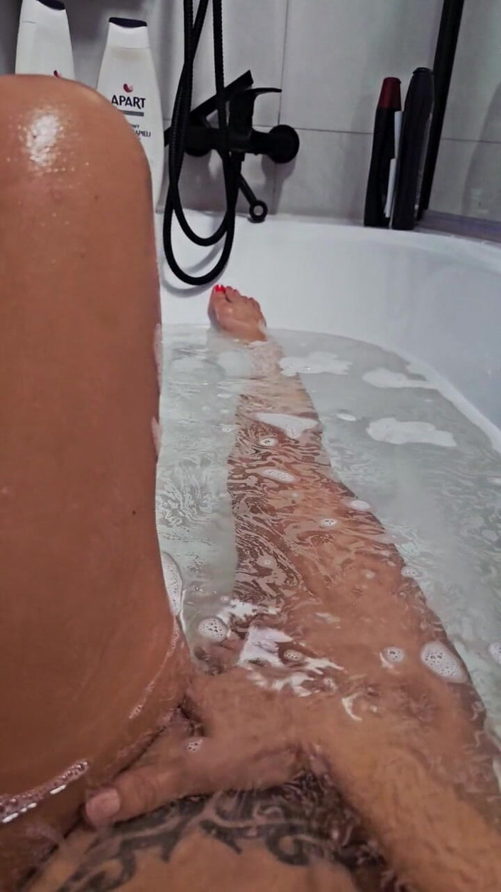 MissMonicaPerez: Wet Pussy