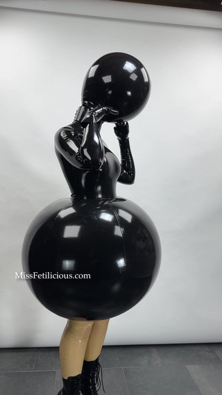 Miss_Fetilicious: आप मेरी inflatable पोशाक के बारे में क्या सोचते हैं?