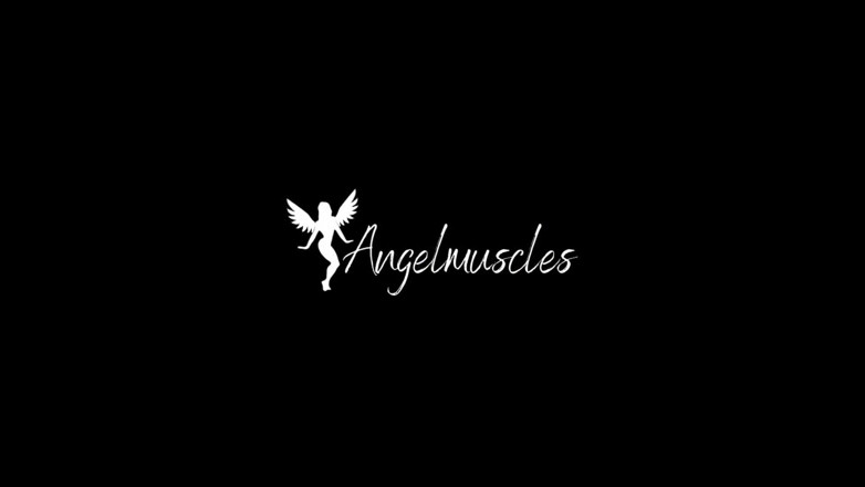 Angelmuscles: Pemujaan Abs dan Permainan Coklat