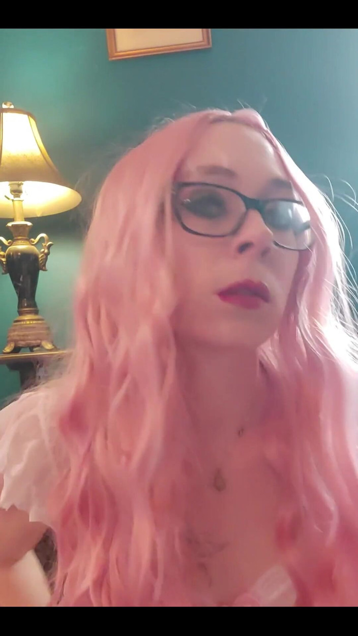 MistressThrope: Capelli rosa arrapante che fumano