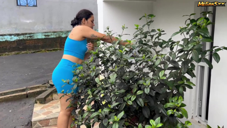 MadJouleXxx: My Neighbor Is Seeing My Flowers.