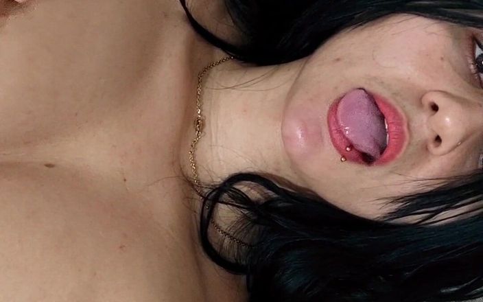 Kaith studios: Asmr- junges kolumbianisches mädchen masturbiert ihren arsch, bis sie einen...