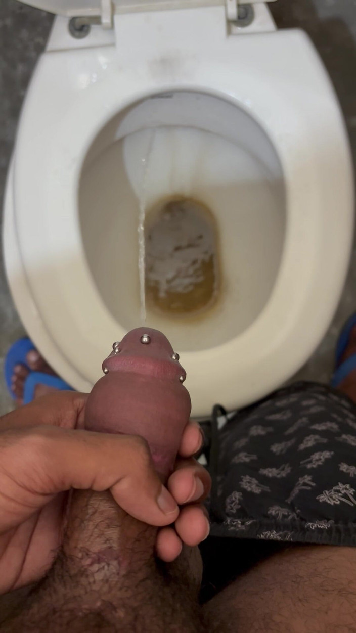 ISHNAV: Pot să mă piș cu pula mea cu piercing și să...