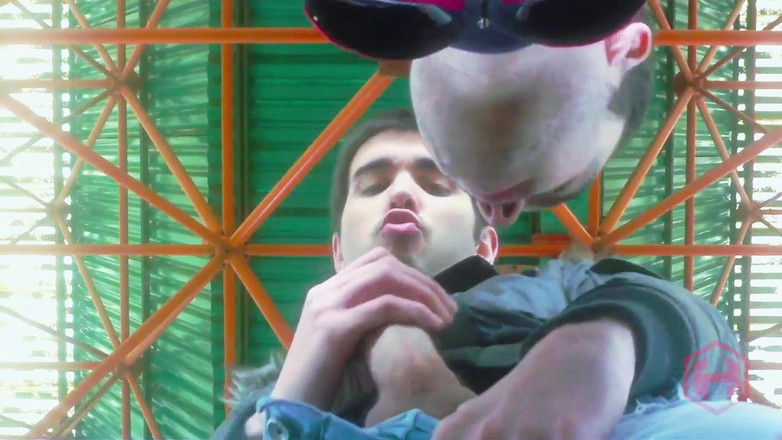 Robyn 3Some: Ich Treffe Einen Neugierigen Jungen Mann Auf Den Verlassenen Tennisplätzen