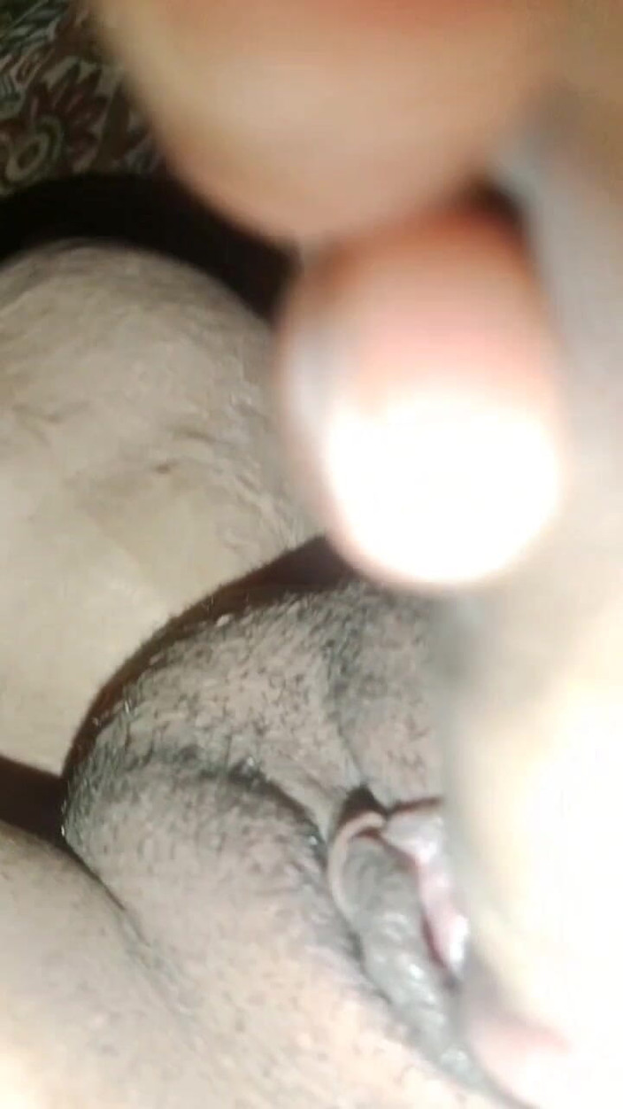 Jayjaker: Hintli orta yaşlı seksi kadın sakso çekiyor ve zar zor seks...