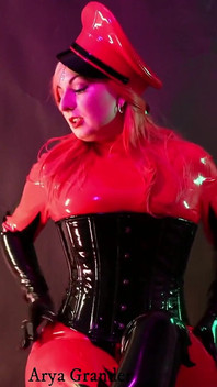 Cinsel kadın dominant lateks lastik sahibe arya