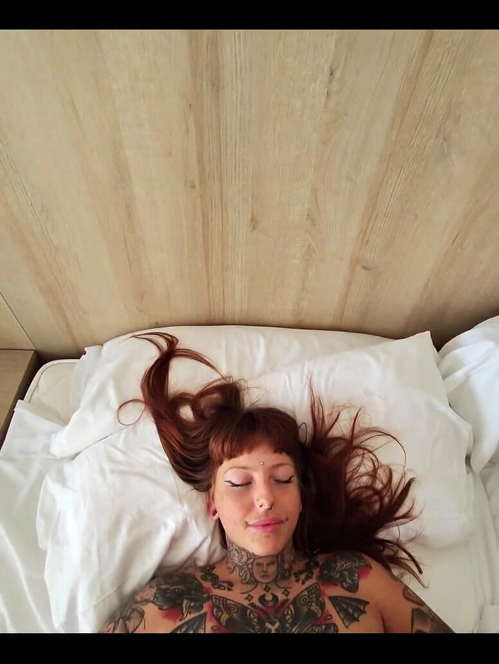 Only Owain: Dovolená Prsa výstřiky!