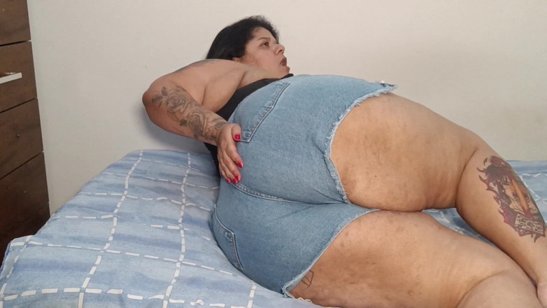 Mary Jhuana: Fart in Denim Shorts