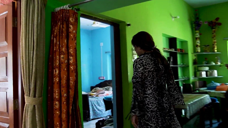 Xtramood: Ev sahibi oda çocuğunu sikiyor, desi sert seks, tam film