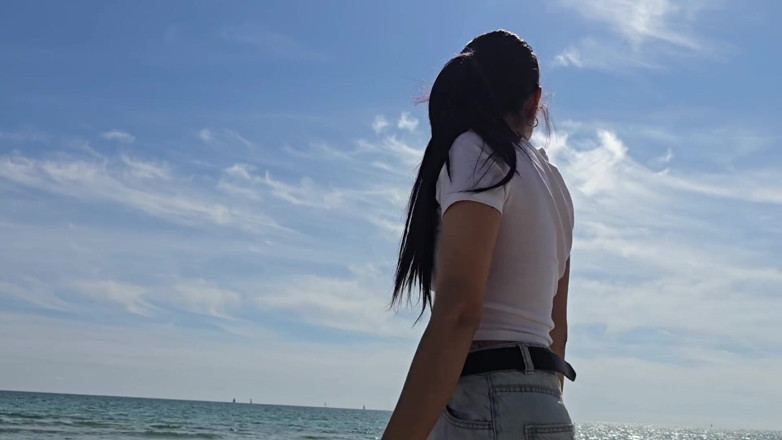Labestiaylabella: Adik tiri berkongkek di pantai!