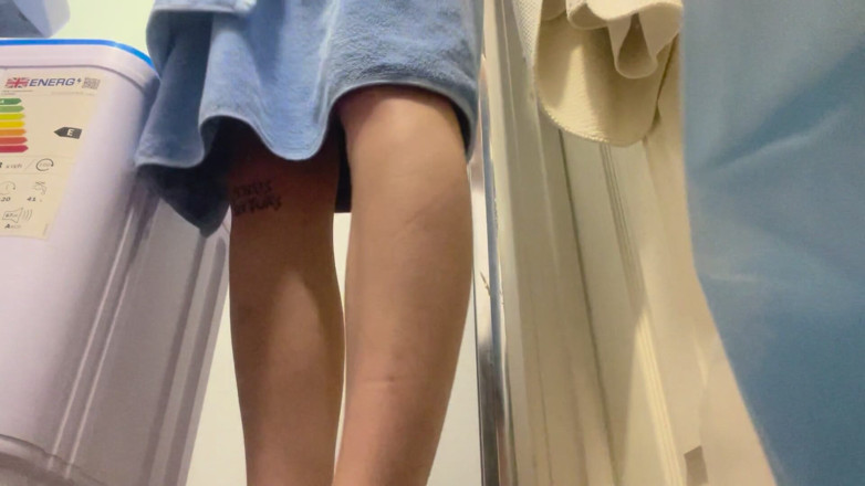 Glitterqueen1999: Giantess Gets Watched in the Shower