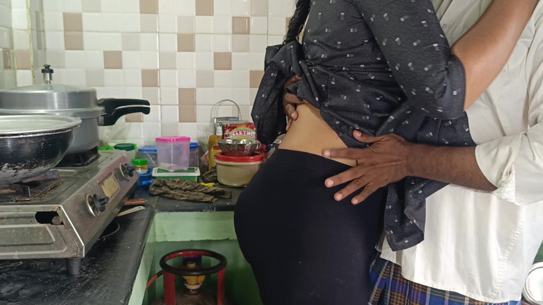 Palani69: Suri rumah beromen panas di dapur
