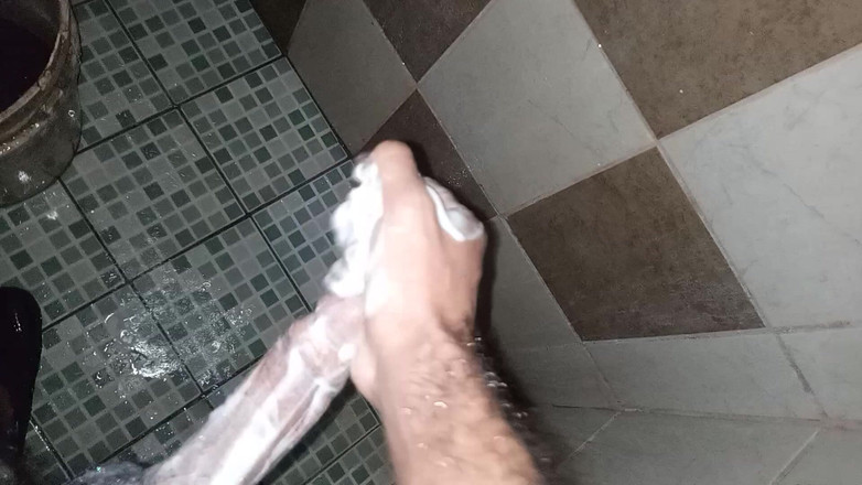 Cute boy jerks off: Breast pump boy2 prende il suo tempo nella doccia con...