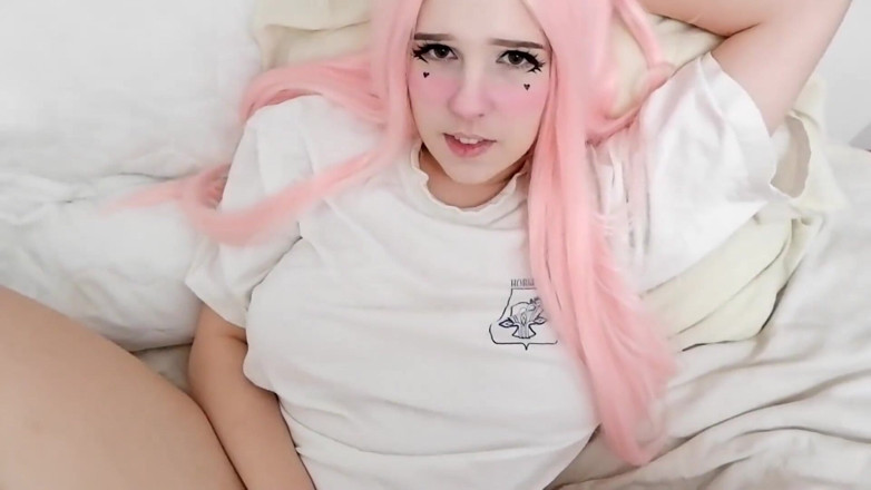 BubbleGum: キューティーはアナルセックス中にうめき声をあげる