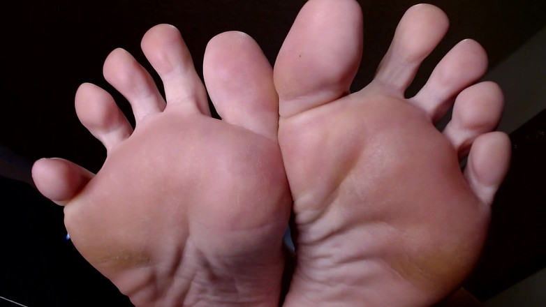 Abby Anna: Love My Long Toes