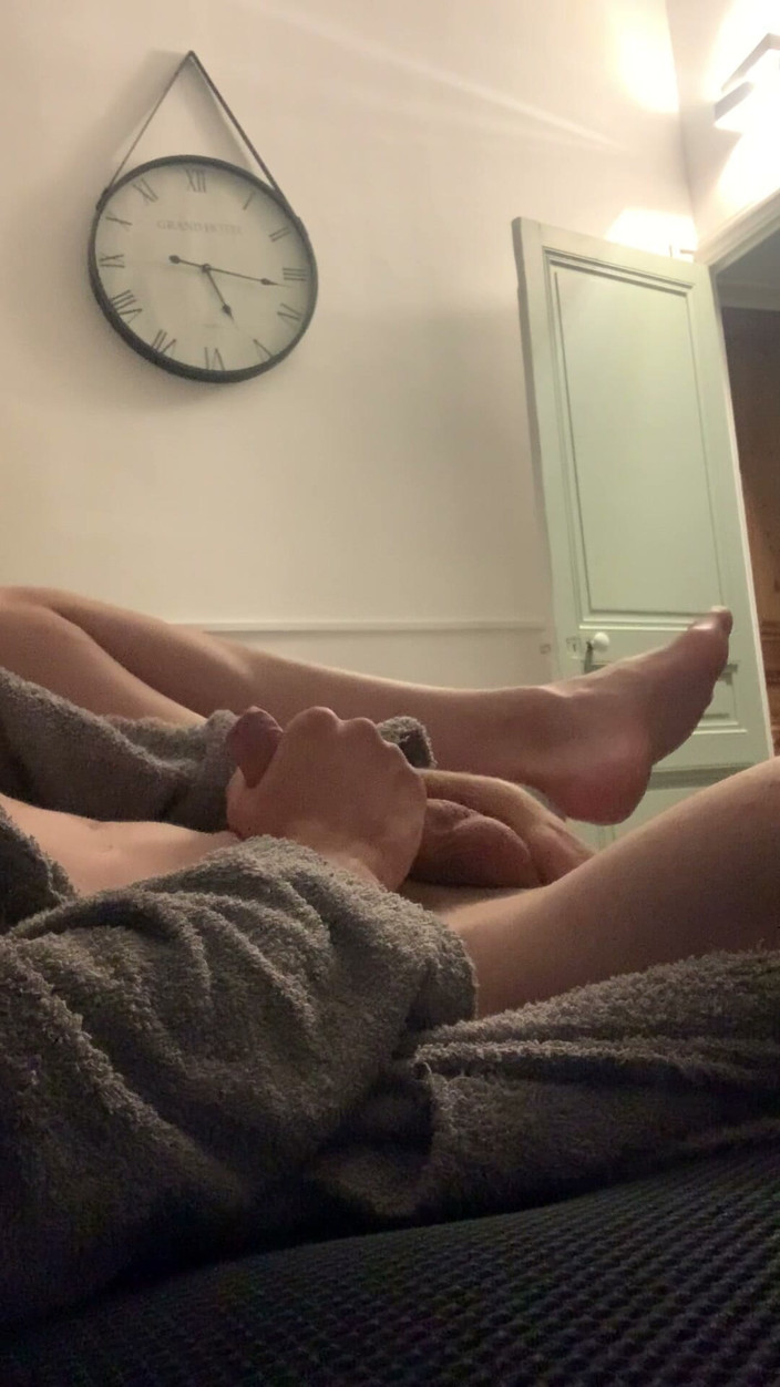 Gabriel Loma: Waking up in a Bathrobe and Handjob