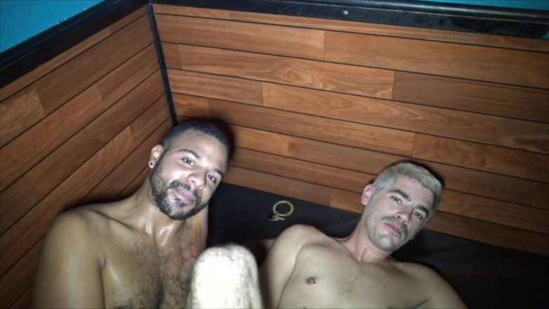 Raw French Bad boys: 흑인 대물 자지에게 따먹히는 디미트리