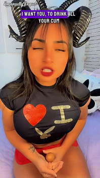 Fetish Jumaat makan susu kecil awak