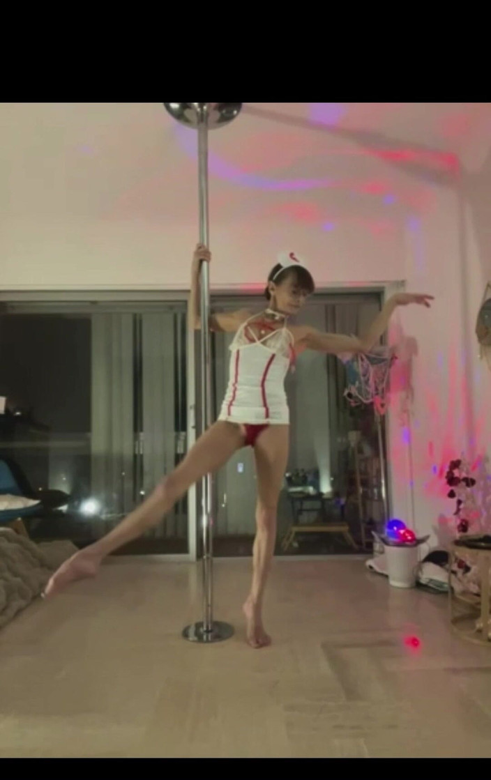 Chris06d72: Verpleegster-danseres