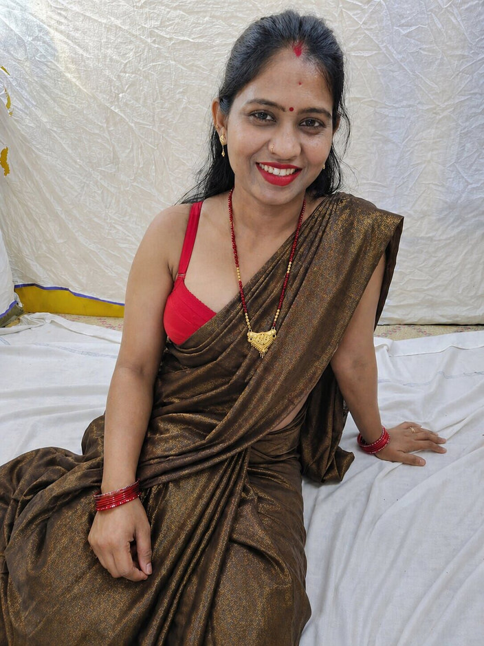 RUSHA BHABI: Casal indiano