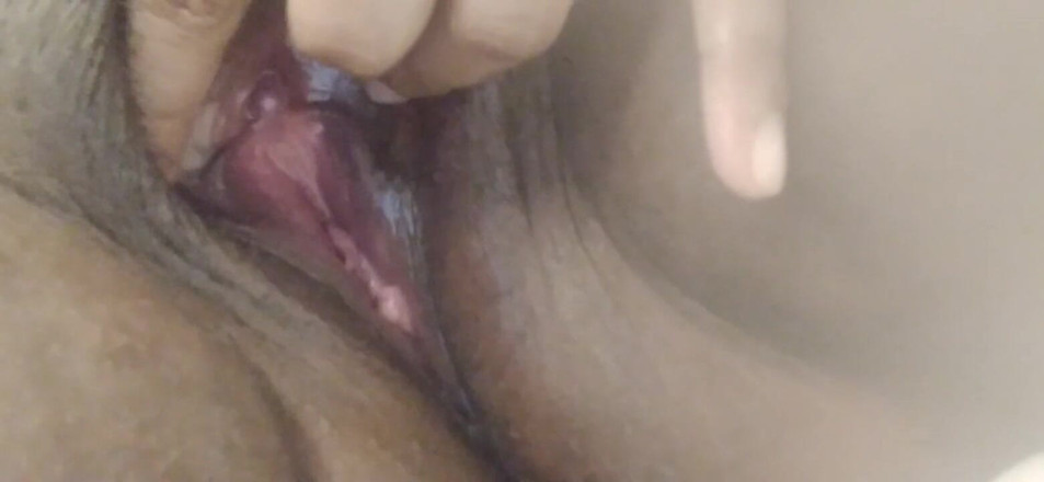 Aria Mia: Memek pembantu arab saudi