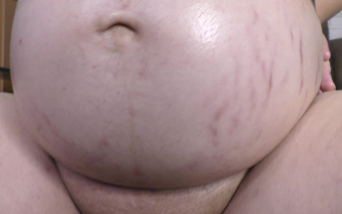 Milky Mari Exclusive: Дружина на 9 місяці вагітності робить масляний масаж для свого сексуального тіла! Milky Mari