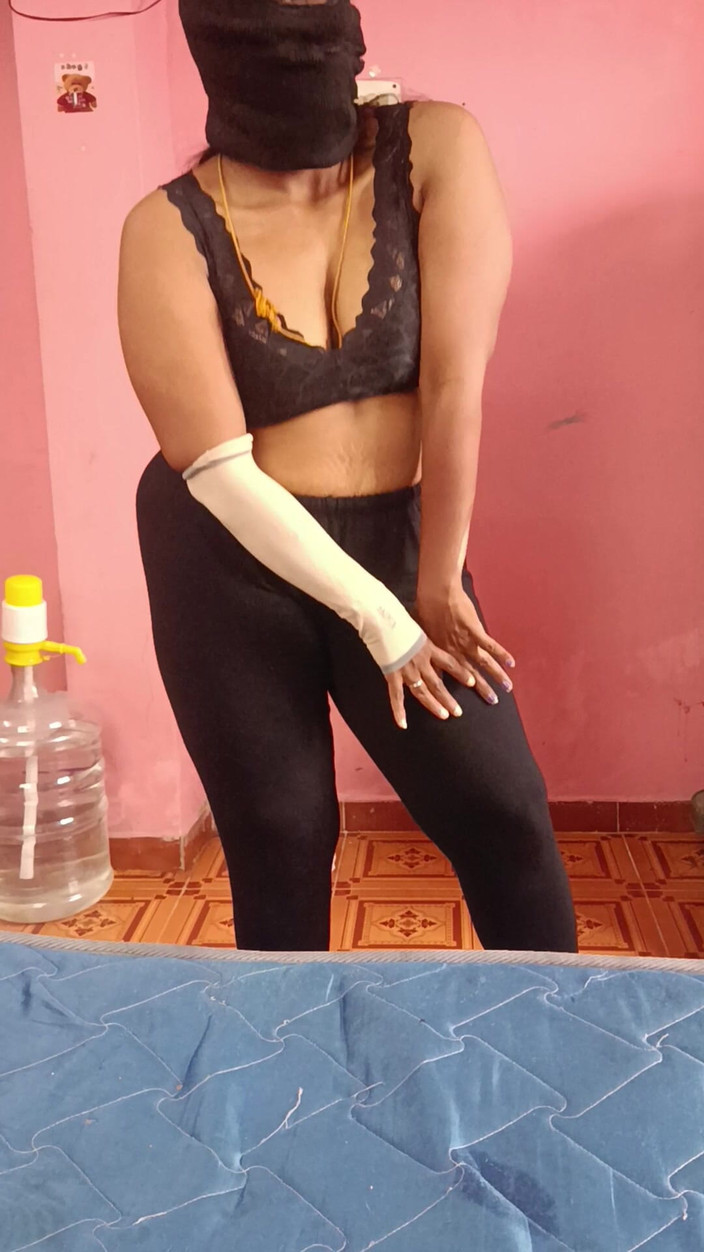 Reshma hot: Tarian bugil gadis tamil